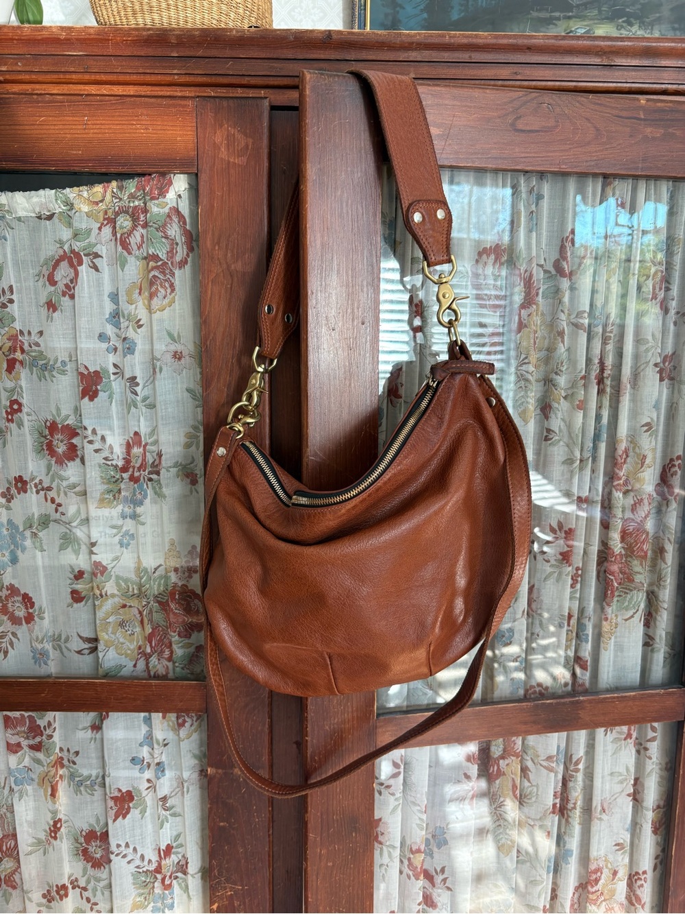 ClareV leather brown moyeb messenger bag!